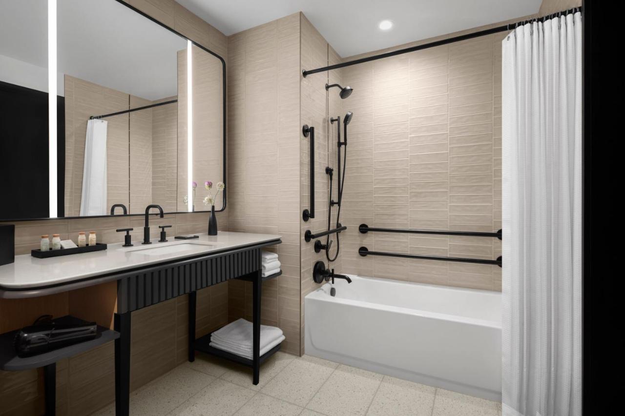 Renaissance Milwaukee West Hotel Wauwatosa Eksteriør billede