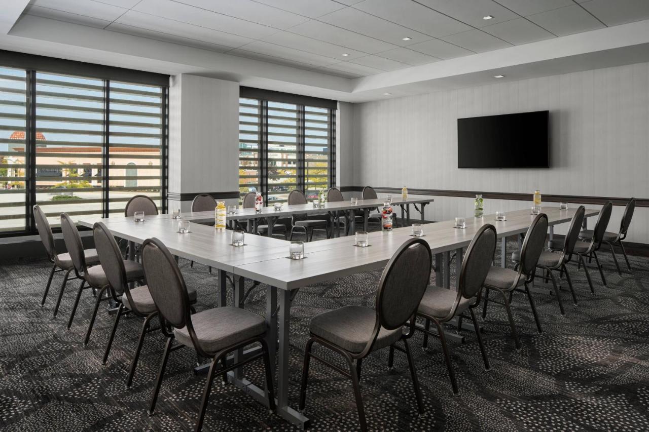 Renaissance Milwaukee West Hotel Wauwatosa Eksteriør billede